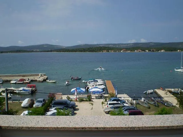 Apartmani R&B Turanj 0*,  Croatia