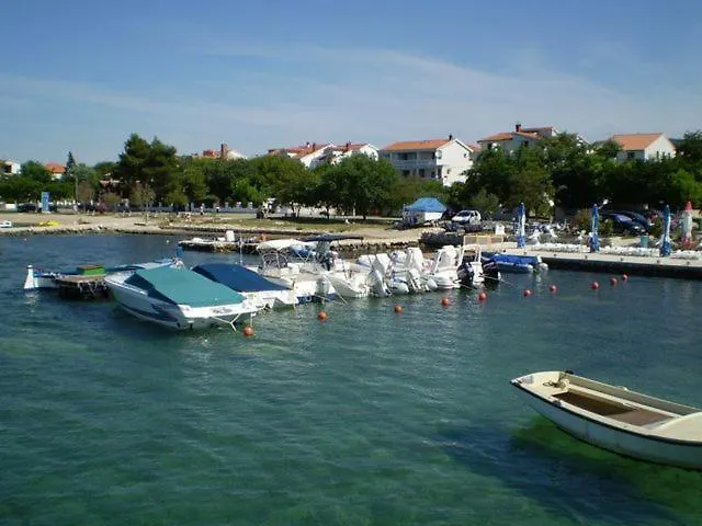 Apartmani R&B Turanj Apartment